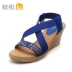 Giày Daphne Daphne Giày mùa hè Sexy rhinestone Dép cao gót Dép không thấm nước Giày nữ sandal nữ đế thấp Sandal