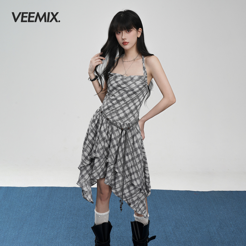 Veemix Sleeveless Halter Neck Plaid Dress with Open Back, Asymmetrical Hem, Short Skirt, Sweet and Spicy Style for Music Festival Wear
