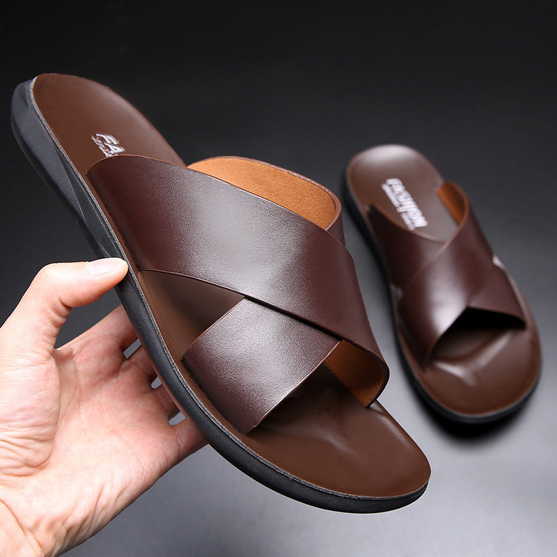 Summer men wear slippers leather soft bottom Korean version beach sandals leather all-match indoor men's flip flops