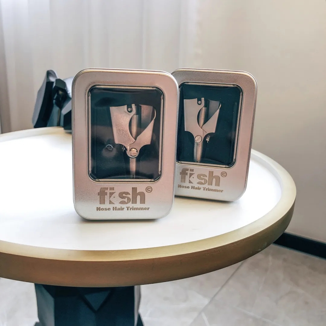 Out of Europe and America awkward Terminator wants meteors BI prepared single hand nose hair cut to the middle of the bar