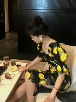 (Clearance) French vintage square collar bubble sleeve flower dress Palace style niche skinny print dress