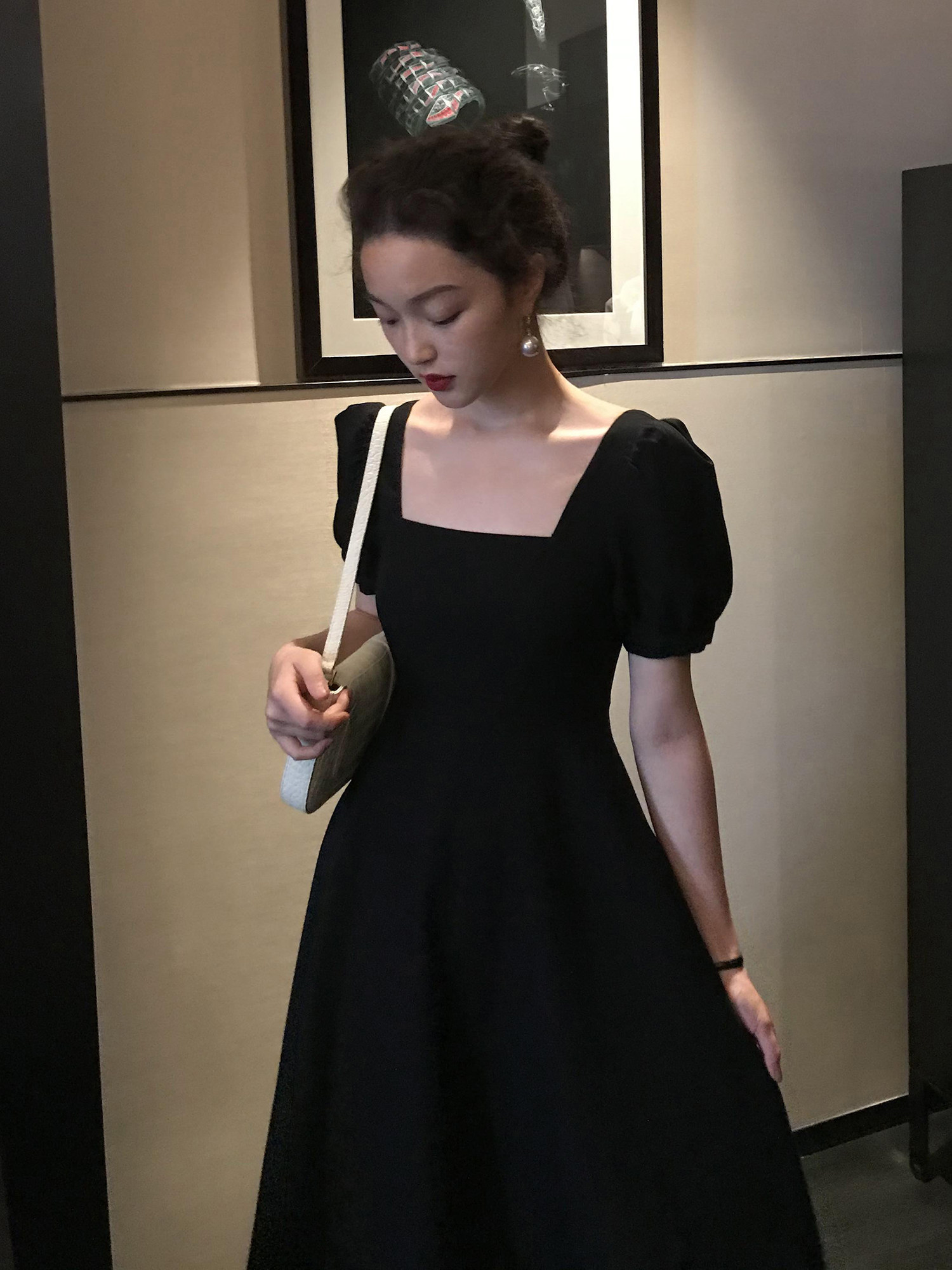 viss gold method retro black ocean dress 2020 summer collection waist display slim temperament bubble sleeves Herbene little black dress
