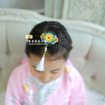 Clear Korean clothes haircut North Korean womens head decorated with handmade childrens hair hoop stage performance Baby Stream Su ethnic group