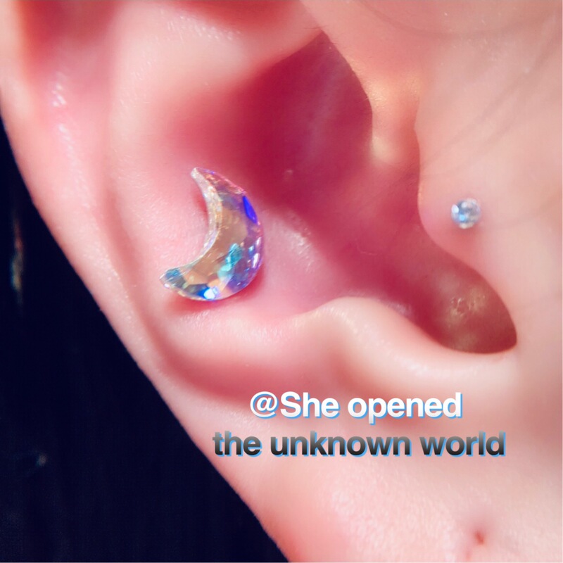 Pony Moon Crescent Ear Bone Studs, Ear Cartilage Studs, Magnetic Earrings for Sleeping, Korean and Japanese Fashion 