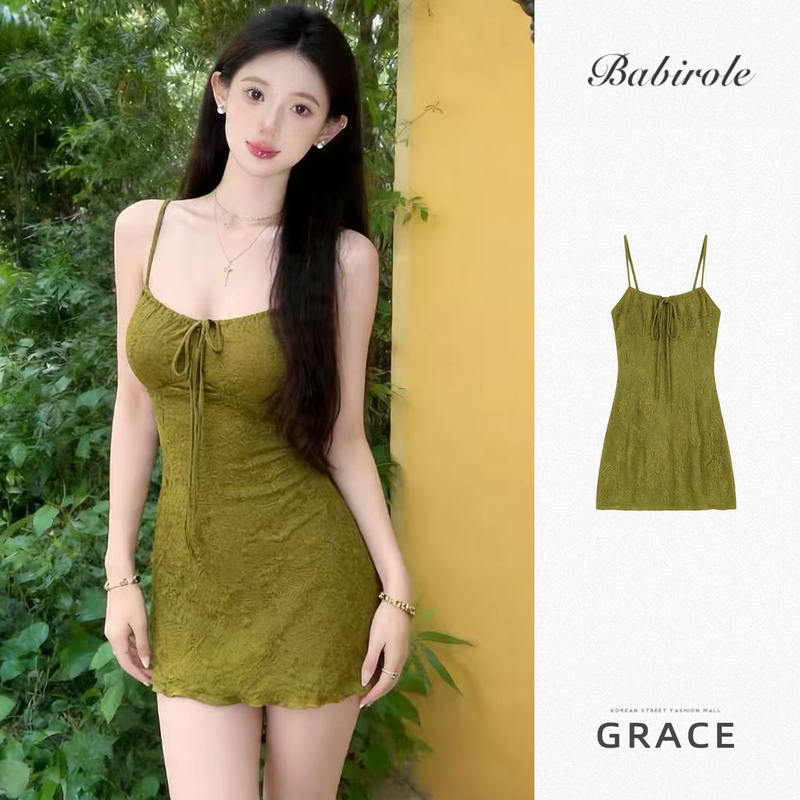 Summer Green Strapless Dress for Petite Figures, with a Pure and Desirable Vacation Style, Featuring a Tie Waist for a Slimming Effect, A-Line Short Dress