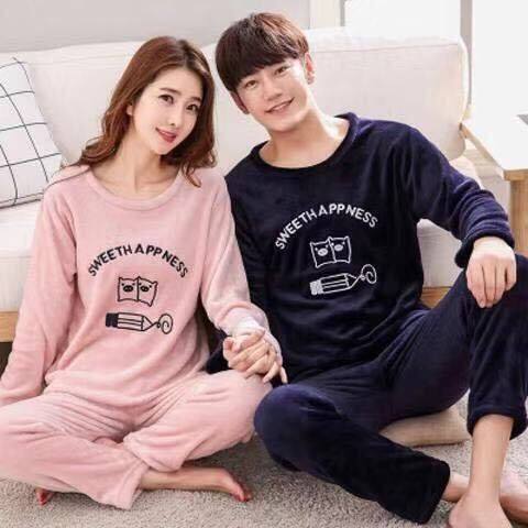 Male and female couples sleep in autumn and winter milk suede Sanhu Lake Shanshan Jump to the mountains and the grain composite does not fall