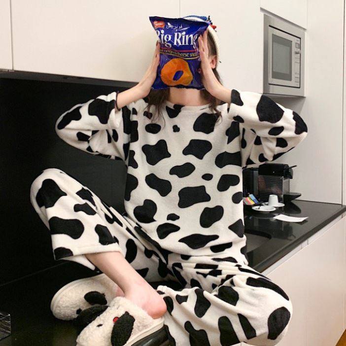Pajamas female autumn and winter cow spot cute milk home clothes Sanshan Shan delete hu butterfly lake coral velvet book french blue orchid
