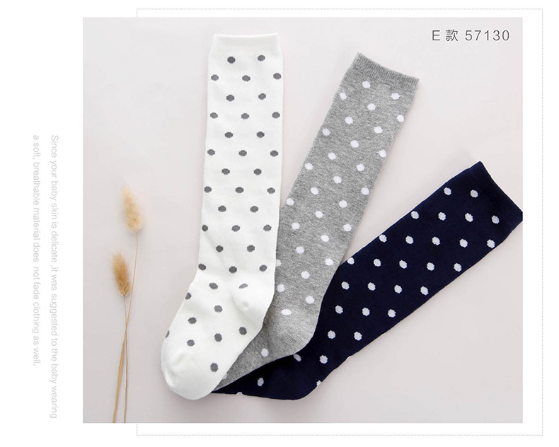 Vớ trẻ em chải cotton vớ dài 2017 mùa xuân mới đại học Hàn Quốc gió nữ vớ cao thời trang cho bé