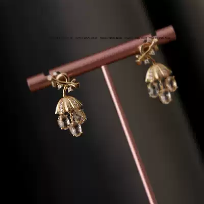 French niche design earrings, earrings, earrings, female earrings, all-match white crystal vine 925 silver gold-plated