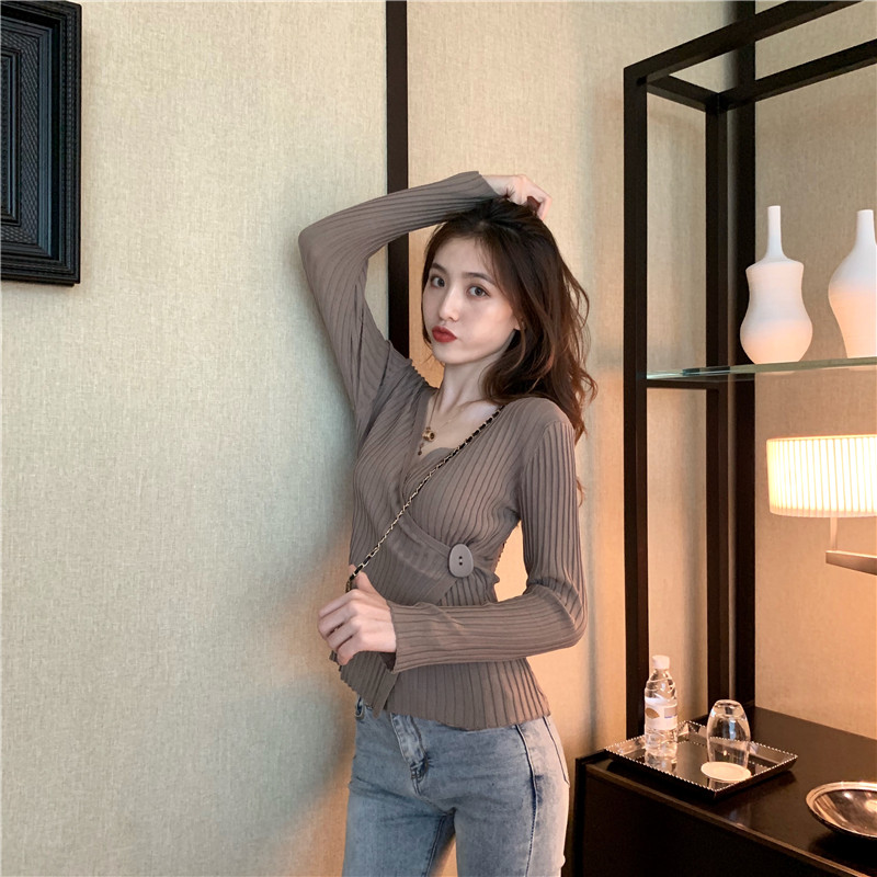 Blouses design sensation Female niche fashion V collar crossbow Bottom Jersey Woman Spring Autumn 100 Hitch Slim long sleeve T-shirt