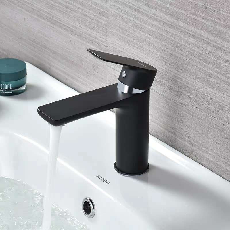 Huida bathroom HD2811M-BK black tap with a black tap
