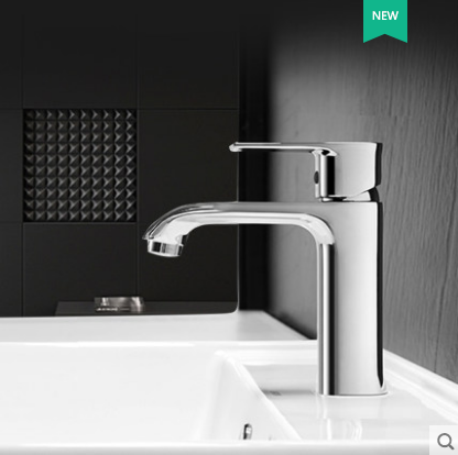 The head of the arrow is AMP11847.