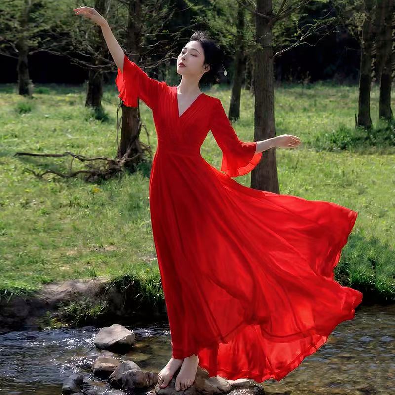 2026 New Beach Dress Spring and Summer Super Fairy-Like Red Long Dress Waist-Cinching Slimming Bali-Style Seaside Dress