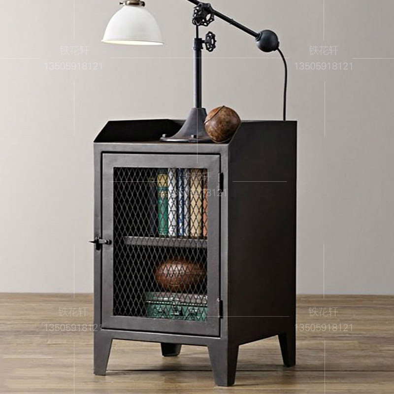 Industrial wind wrought iron bedside table retro small locker Nordic creative side cabinet living room bedroom bedside small cabinet