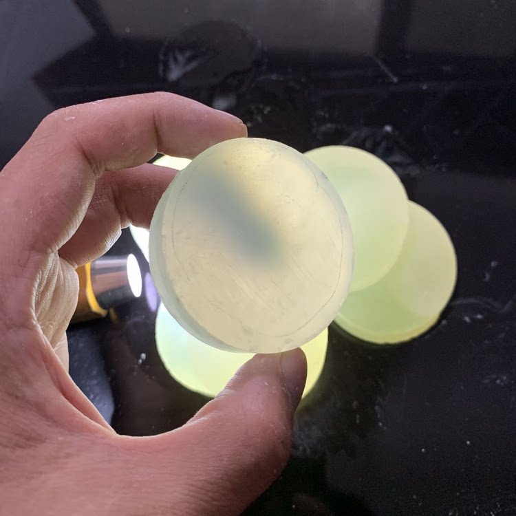 Ice Breeder Jade Bracelet Core Ice Overdraft Fluorescent Town Paper Raw Stone Woolen Jade Bracelet Core can carve pendant pieces