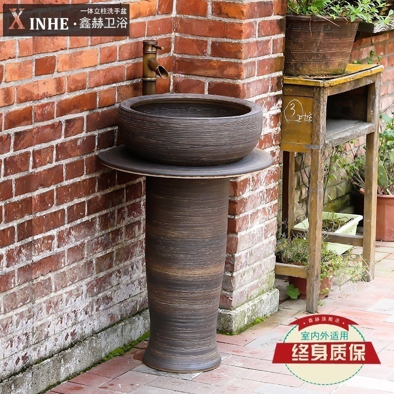 Vertical to the sink basin of pillar type column ceramic bathroom toilet is suing balcony ground the pool that wash a face basin