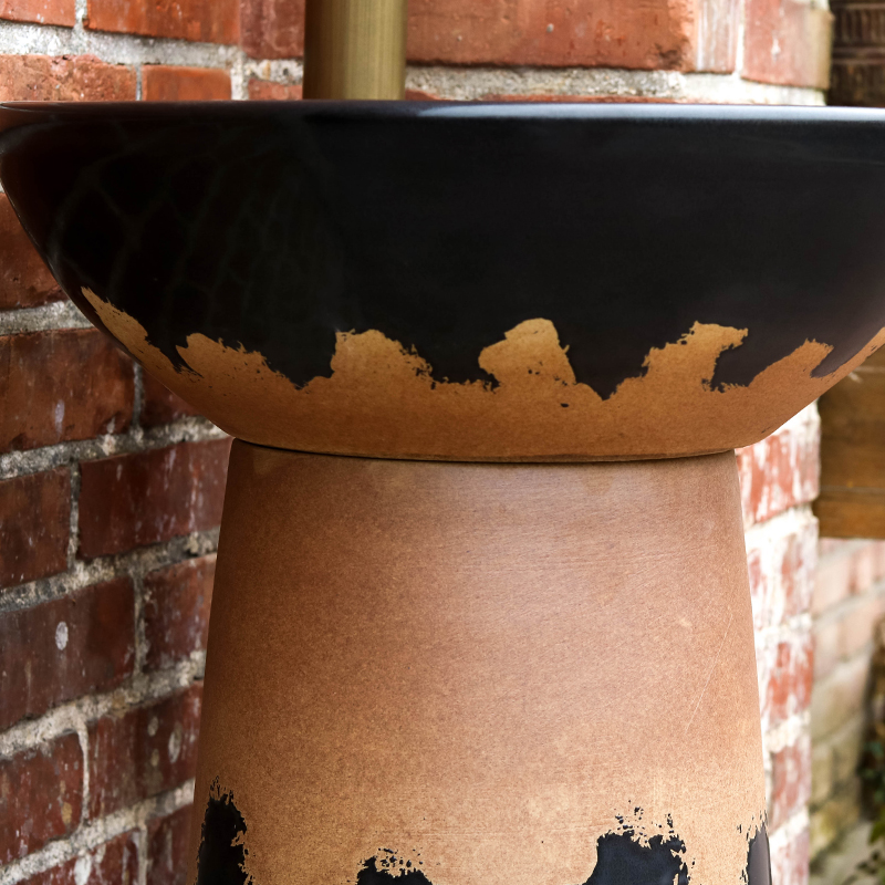 Ceramic pillar lavabo washing basin floor hotel balcony is suing vertical column basin of restoring ancient ways is a body art