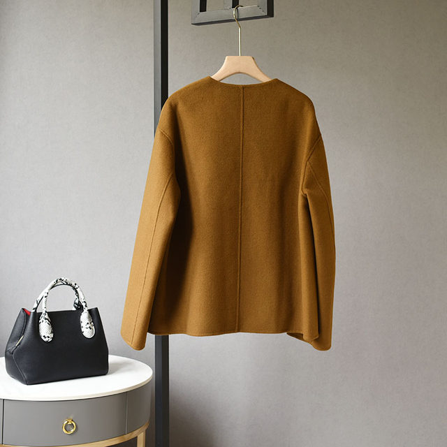 Golden chain V-neck loose cashmere pullover simple sweatshirt wool coat minimalist style women's short style ເຄື່ອງນຸ່ງຜູ້ຍິງ