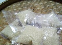 Gongcheng Camellia oleifera snacks Yin rice raw material vacuum packaging with 8 pieces of Ma Dan fruit