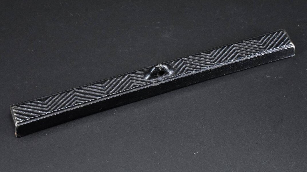 Dongfeng Book will cast iron in old town ruler Town paper 20cm 20cm 267 5 gr 5 gr Town Wenzhen ZZ 3378 