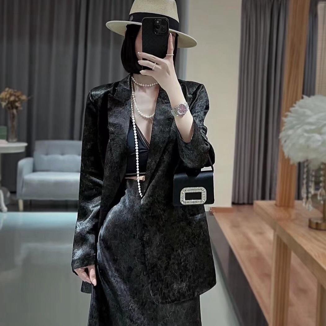 香香和闺蜜的美妆护肤的LOGO