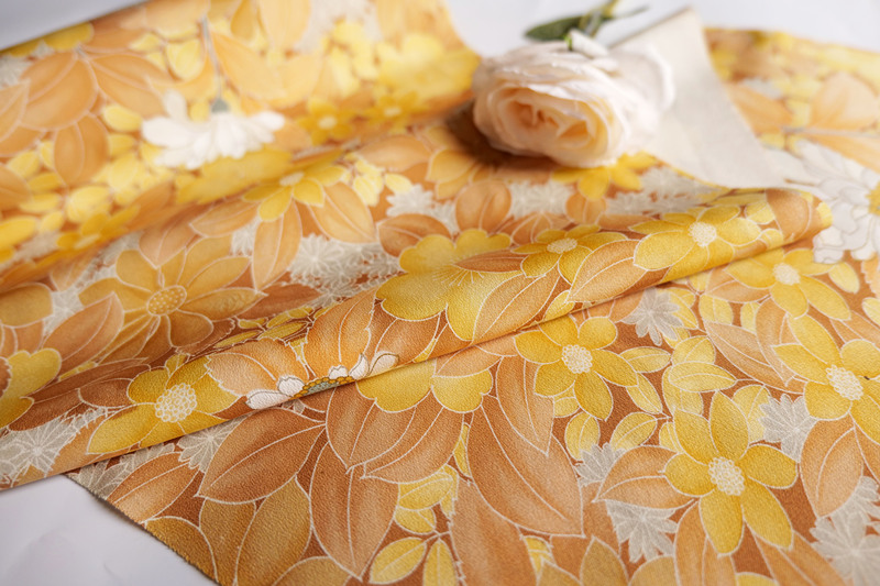 Yellow Silk Fabric with Floral Patterns, Small Patterns, Reverse Design, Hanfu-Style Suspenders, Airplane Sleeves, Flat-Cut Cheongsam, Modified Clothing, Real Silk Material Yellow Silk Fabric with Floral Patterns, Small Patterns, Reverse Design, Hanfu-Style Suspenders, Airplane Sleeves, Flat-Cut Cheongsam, Modified Clothing, Real Silk Material