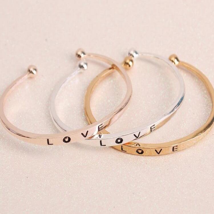Korean version of the alloy temperament environmental protection personality bracelet couple students men and women simple open love bracelet wild hand