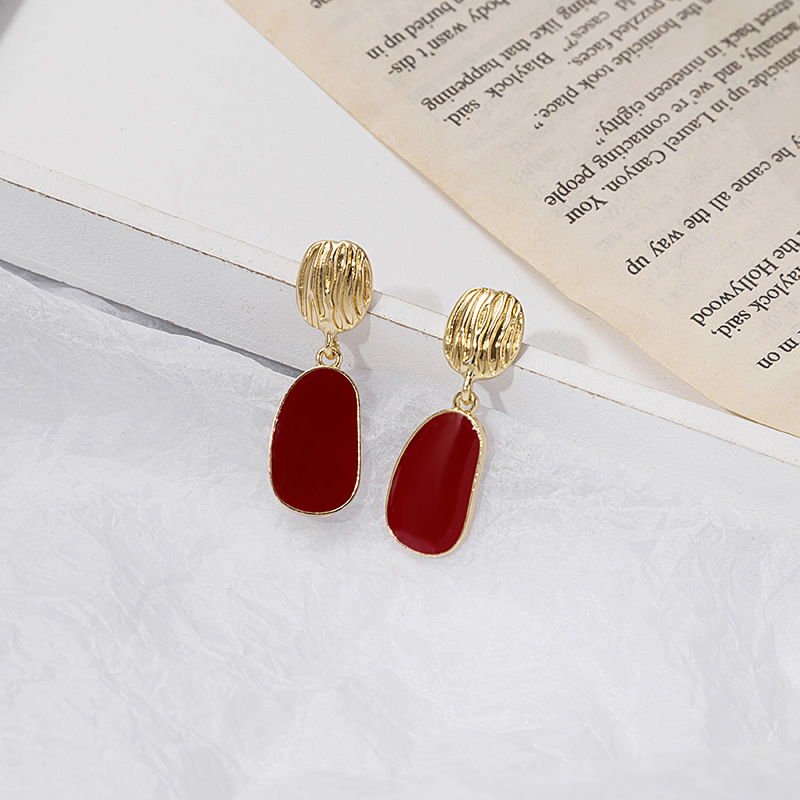 Japan and South Korea 925 silver needle retro wine red geometric oval earrings fashion temperament dripping oil irregular net red earrings
