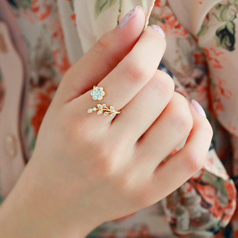 Japan and South Korea adjustable fashion diamond twisted leaves Ruyi flower opening ring simple couple light luxury ring female