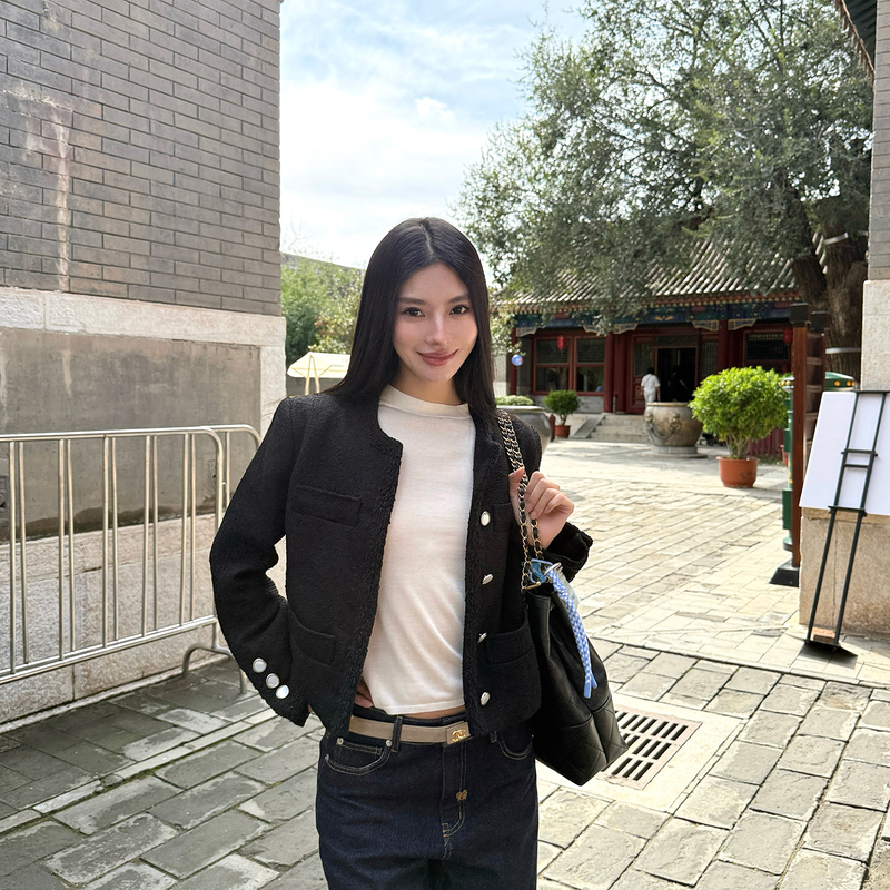 Beautiful Girl Rosie, Tweed Jacket in Chanel Style, High-End Heavy-Duty White Mother-Of-Pearl Button Short Jacket Beautiful Girl Rosie, Tweed Jacket in Chanel Style, High-End Heavy-Duty White Mother-Of-Pearl Button Short Jacket