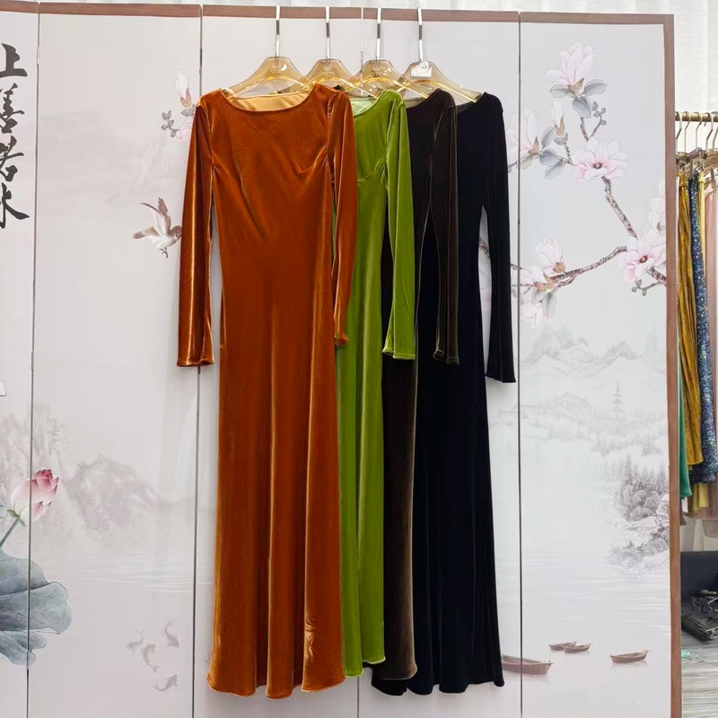 2026 Autumn and Winter Silk Velvet Round Neck Long Sleeve Dress Simple Elegant Temperament Flared Sleeve Asymmetrical Cut Gown Long Dress 2026 Autumn and Winter Silk Velvet Round Neck Long Sleeve Dress Simple Elegant Temperament Flared Sleeve Asymmetrical Cut Gown Long Dress