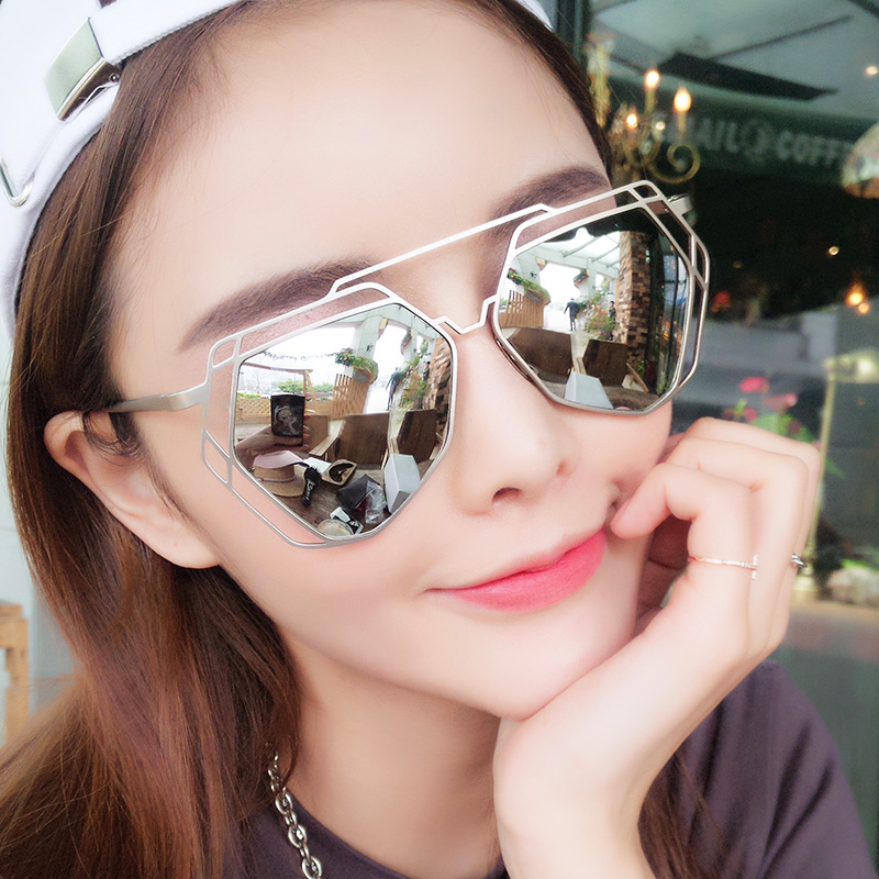 2021 new Korean version Fashion sunglasses female personality wave round face polygon stars with the same sunglasses Spectacles Street