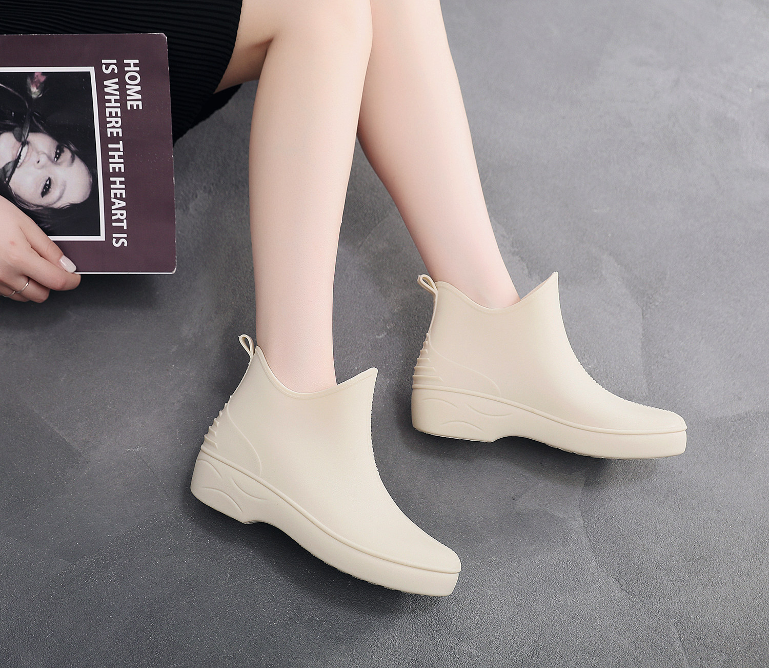 Rain boots women's summer fashion style outerwear water shoes Japanese style net red hot style Korean style trendy rain boots shallow mouth mid-tube girls