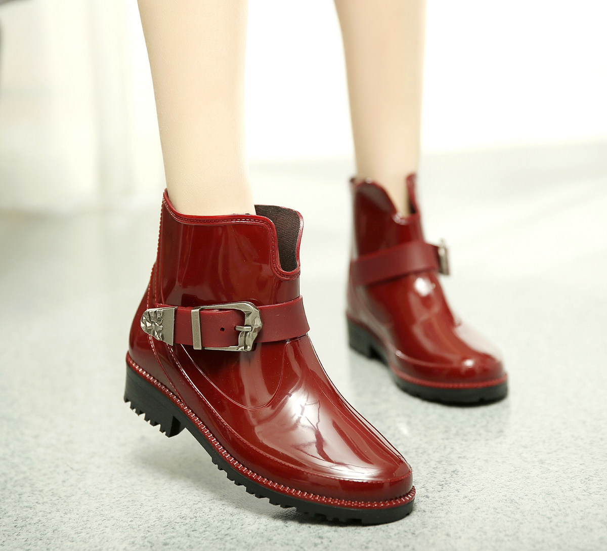 2021 new rain boots women's rubber shoes summer modern water boots Korean version trendy women's rain boots ins wind waterproof mother