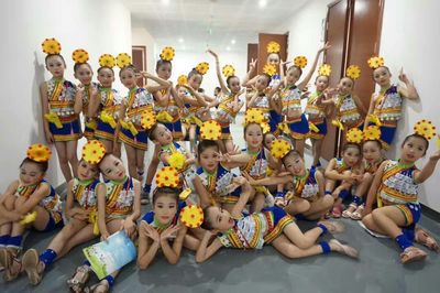 Xiaohe phong cách trang phục trẻ em, bờ sông, trang phục thắt lưng hoa nhỏ, trang phục biểu diễn múa Đại shop bán đồ trẻ em