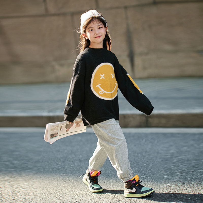 Girl's sweater 2023 Spring - dress new children's sleeve knitted and baby's air relaxed leisure tops tide