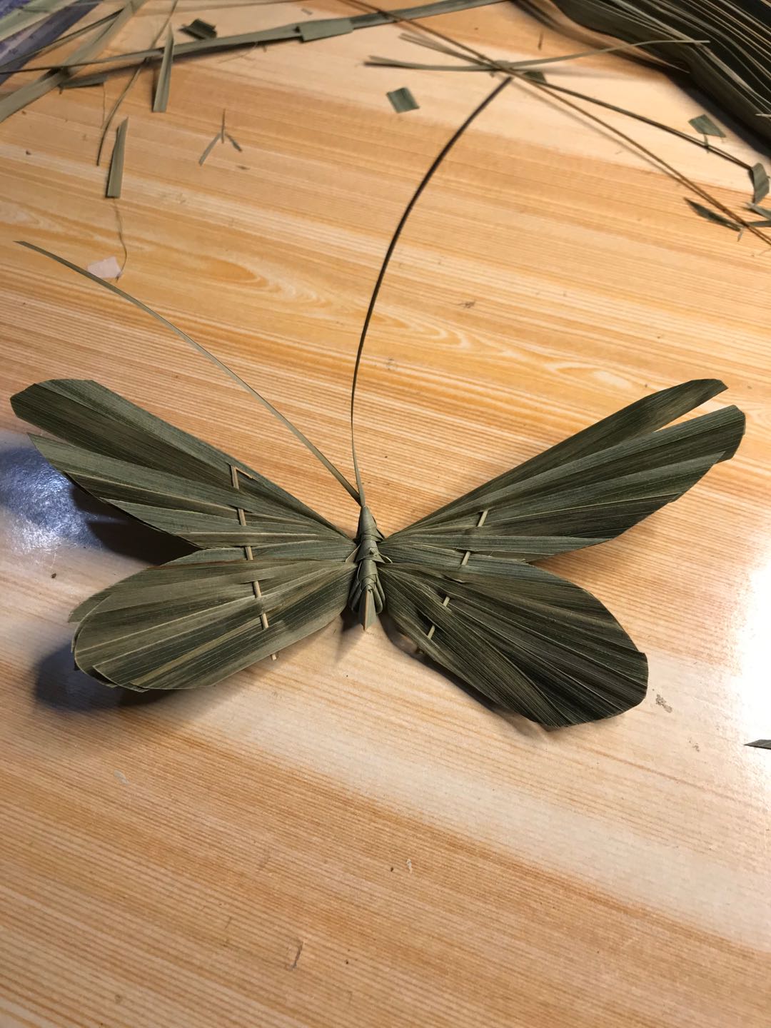 Brown grass weaving butterflies ancient children's toys photography props non-heritage inheritance folk handmade DIY homework