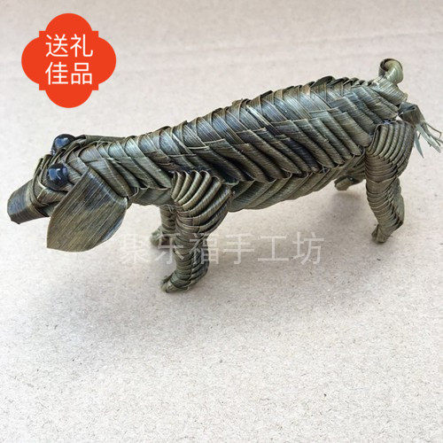 Brown woven craft gift decoration Pig brown grass woven animal Zodiac craft gift decoration Changsha folk handicrafts bamboo DIY