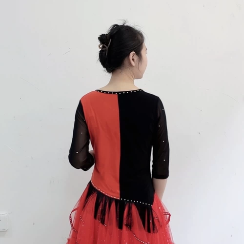 Весенний летний танцующий комплект с кисточками