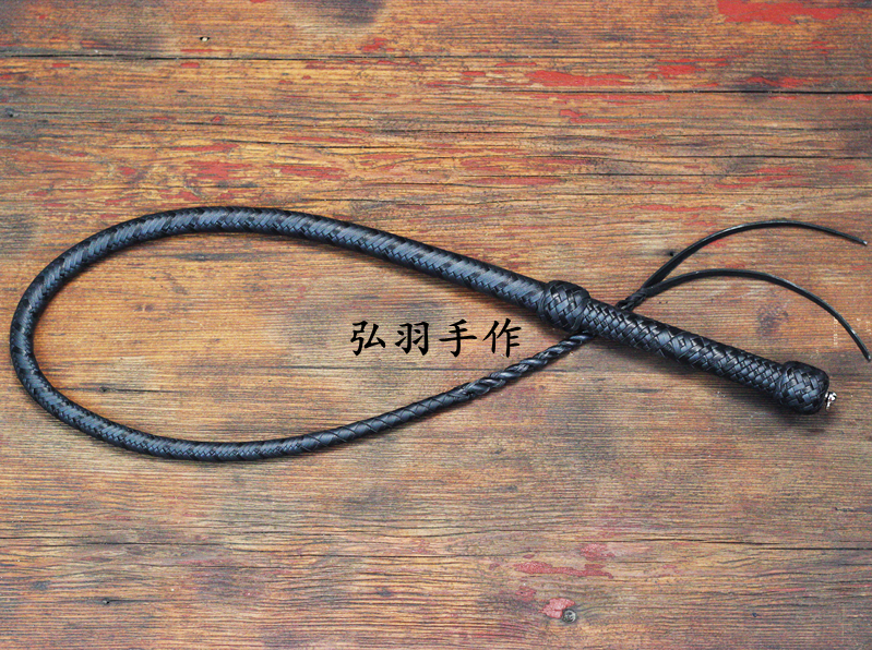 牛仔鞭的魅力:美式牛皮长鞭,非遗手作,防身健身两相宜!-马鞭-淘宝百科网