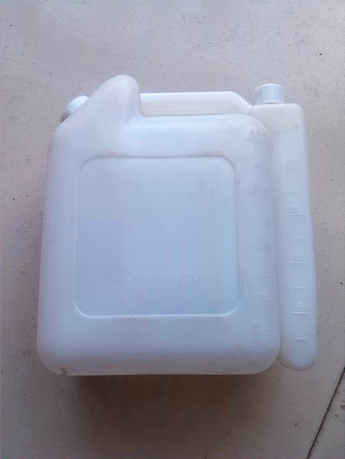Thickened 4 liters Ratio Pot Proportional Pot oil pans oil saws mower pruner Garden Woods Machinery Accessories