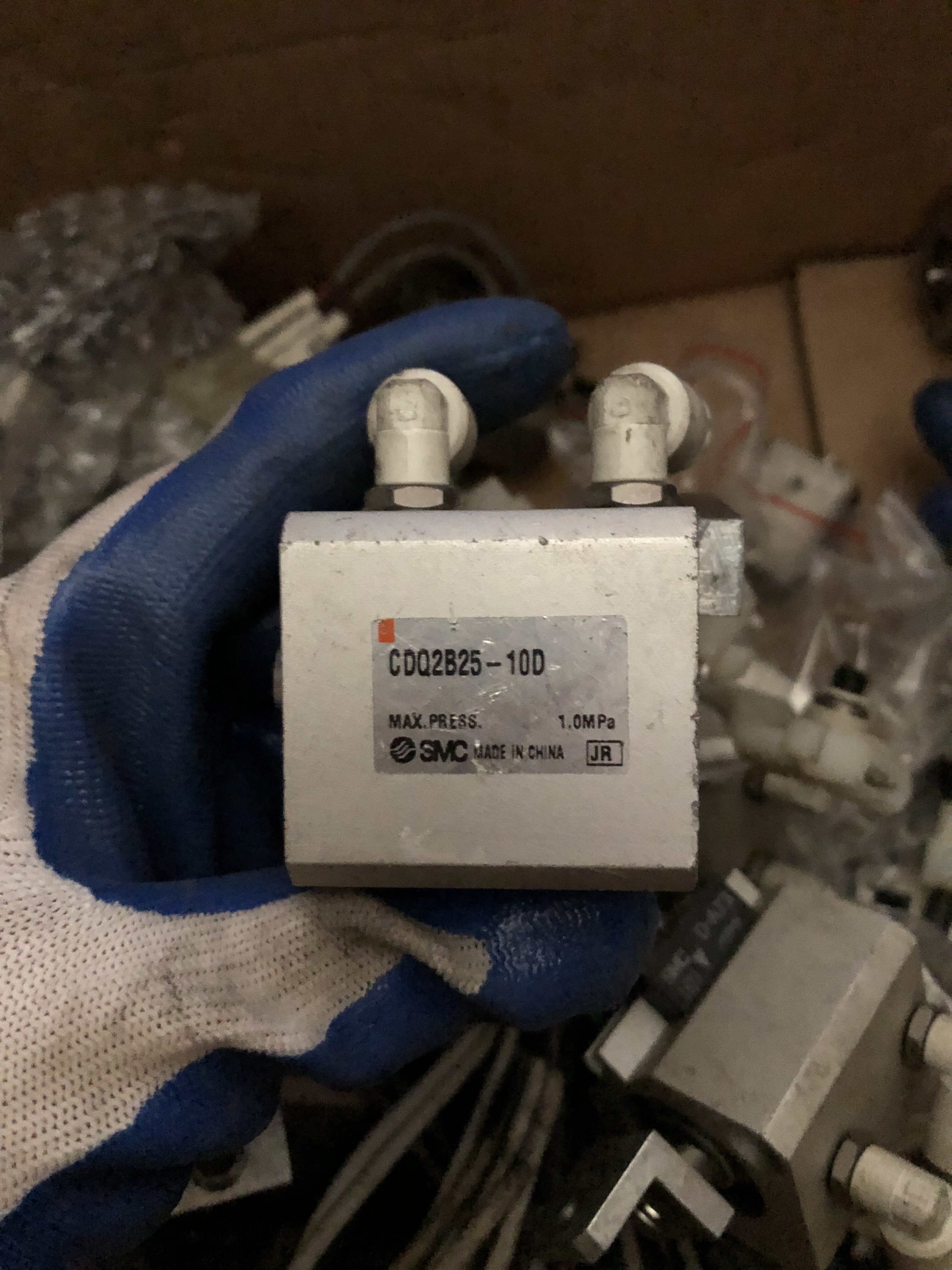 Box 19 Original disassembly machine SMC micro pneumatic slide CDQ2B25-10D