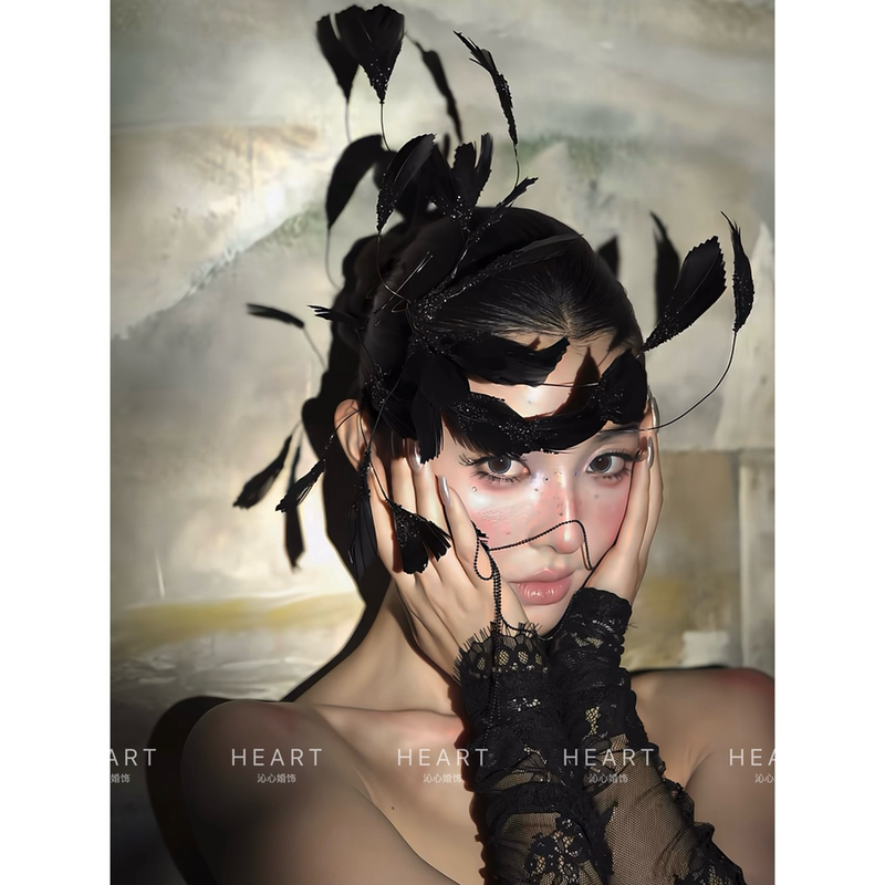 Tm| "Elegant Black Swan” Handmade Rhinestone Feather Evening Dress Photo Shoot Headpiece Tm| "Elegant Black Swan” Handmade Rhinestone Feather Evening Dress Photo Shoot Headpiece