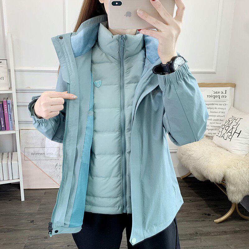 Jacket jacket women's 2022 autumn and winter mother's new three-in-one down lining detachable feng shui mountaineering suit