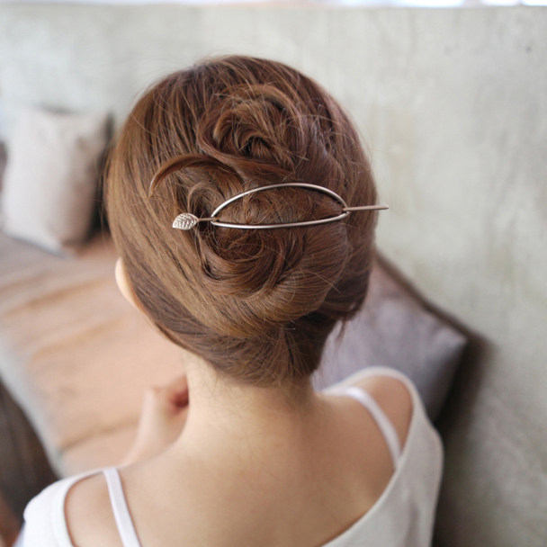 Korean simple hair accessories hollowed out hairpin plate hair top clip Korean leaf headdress hair accessories practical hairpin head accessories