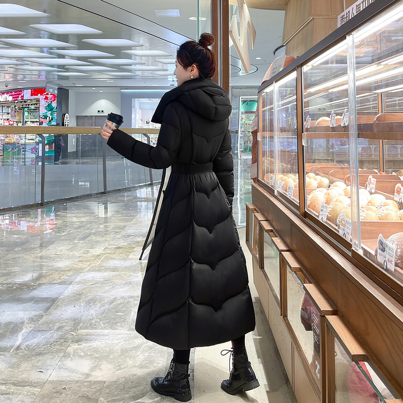 Extra-Long, Super-Stylish, Over-The-Knee Hooded 90% White Goose down Jacket for Women, Winter 2026, New Thickened Slim-Fit Puffer Coat