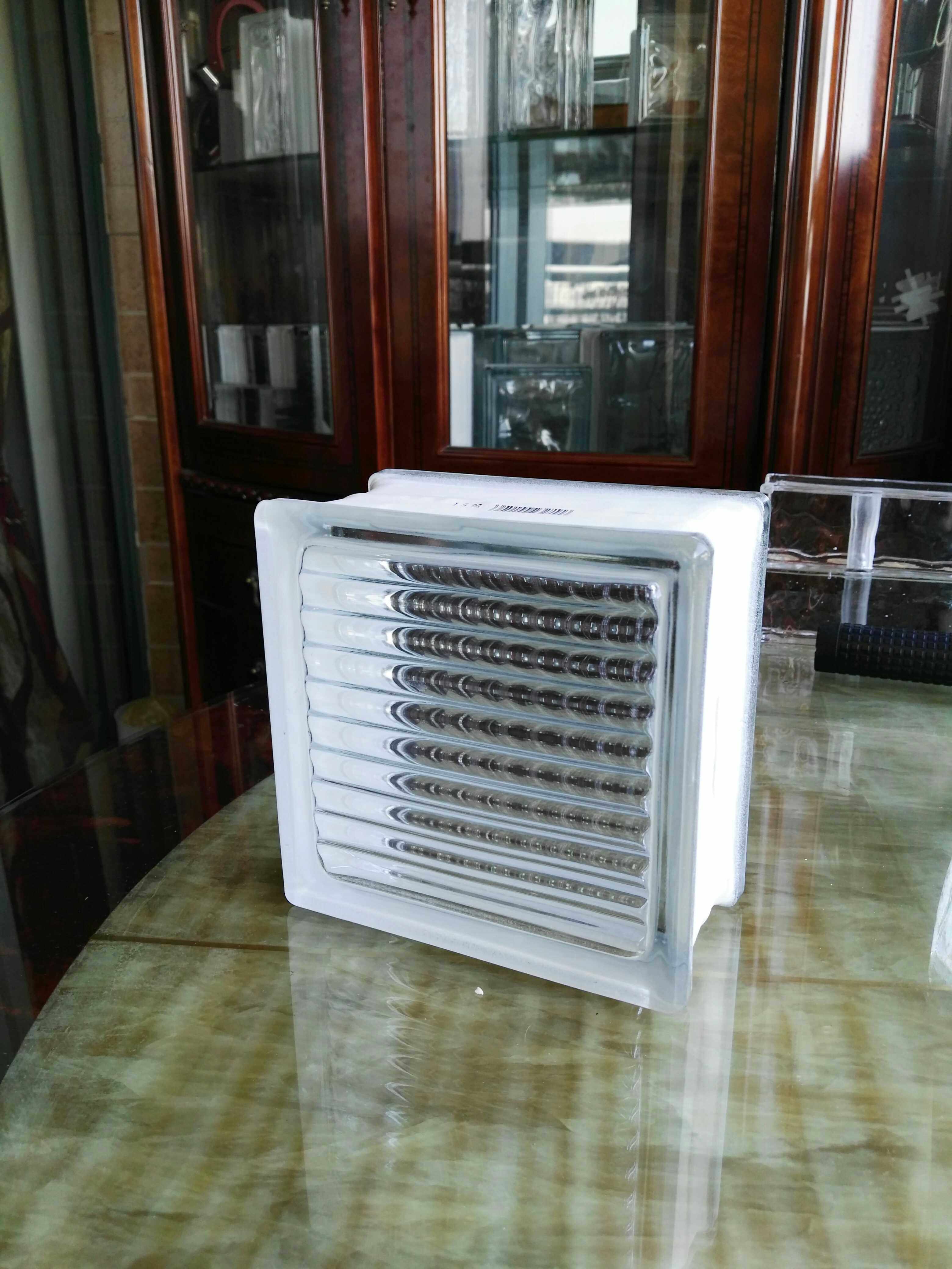 Eu Tender Imported Malia Hollow Glass Brick 145 * 145 * 80mm Parallel thread soundproof insulation light transmission opaque