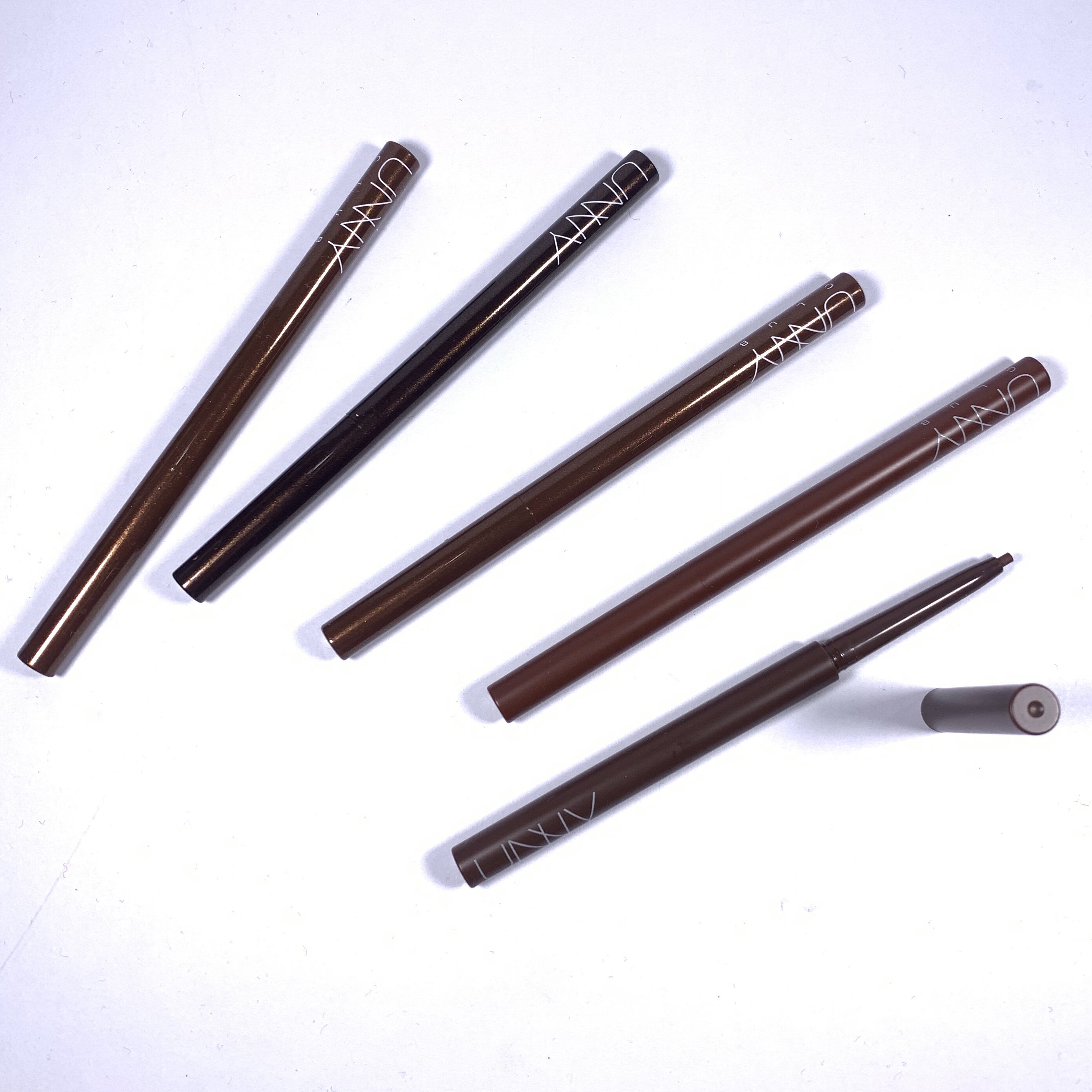 Spot Korea UNNY Eyeliner Pen Ultra Natural Color Persistent and Sweat-resistant Brown Beginners