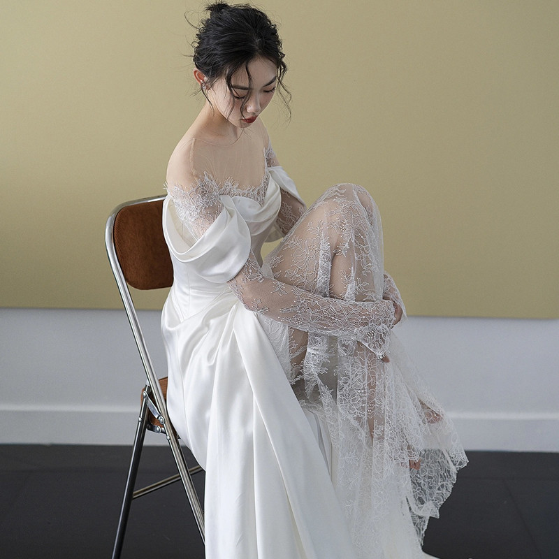 Lace white retro wedding dress for bride, french style, 2022 collection Lace white retro wedding dress for bride, french style, 2022 collection