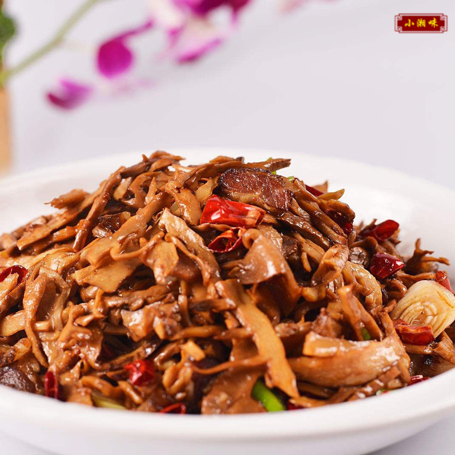 Hunan specially produced steamed steamed stamulates and stammers of the stammering ingredients of 300 grams of mushroom